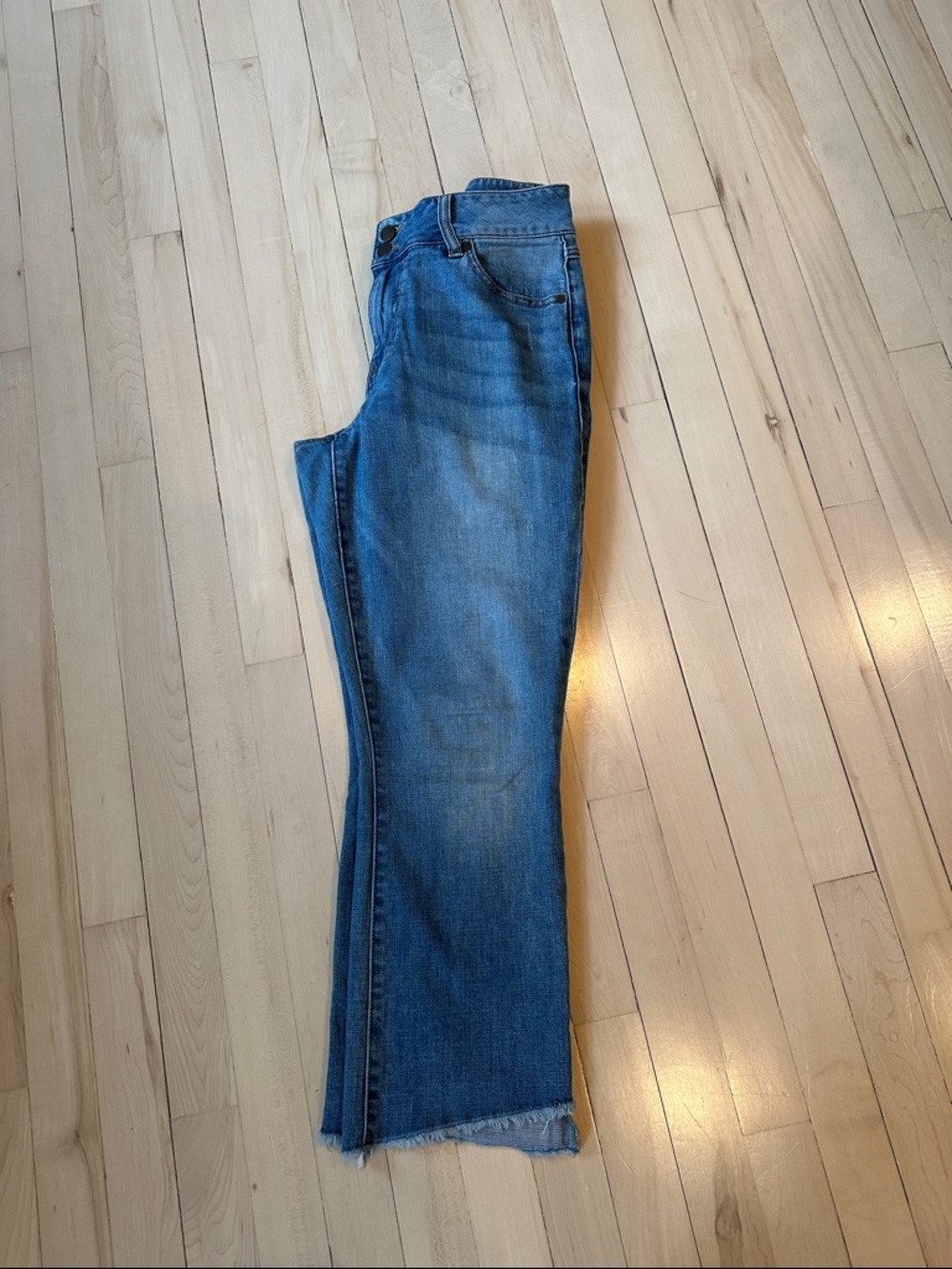 Cabi Classic Blue Denim Jeans/high low crop